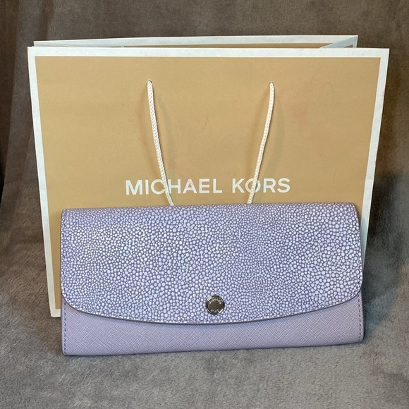 💜MICHAEL KORS💜Juliana Lilac Animal Print Large Flap Wallet/NWOT - Picture 1 of 12